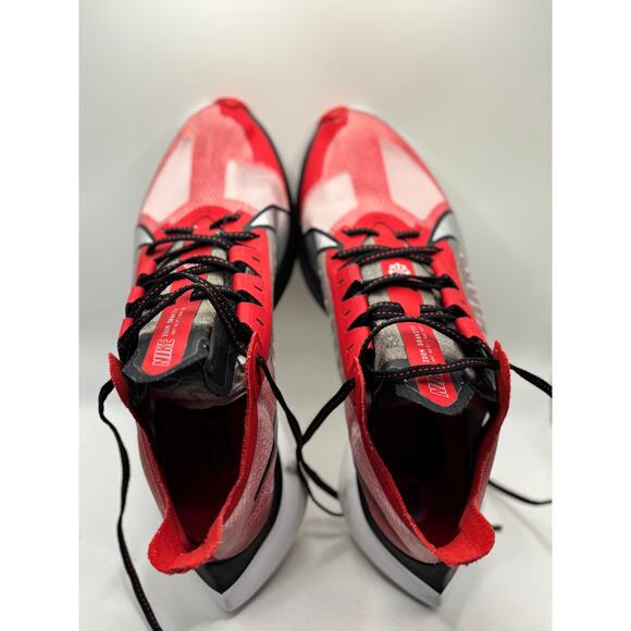 Nike Mens Zoom Gravity running Shoe in University Red & Silver